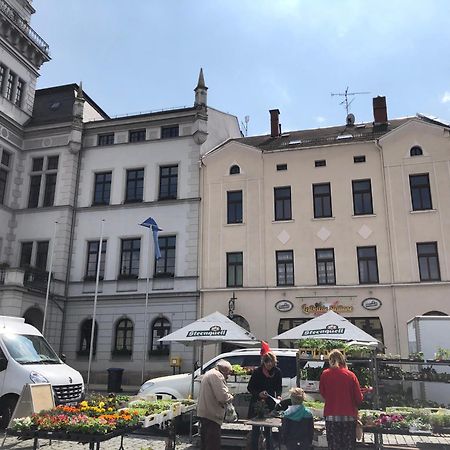 Kleinzimmer Am Markt Oelsnitz Exterior foto