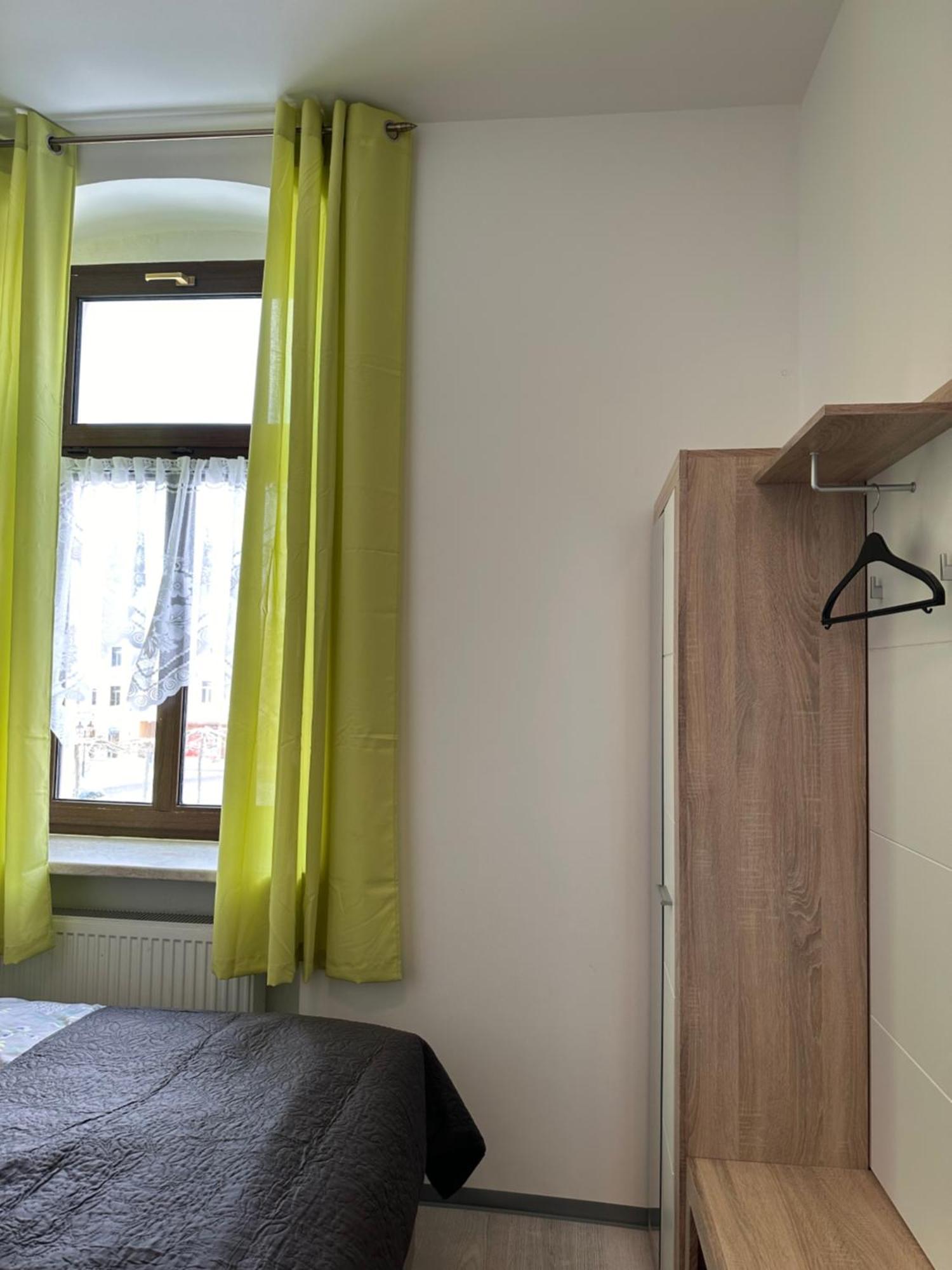 Kleinzimmer Am Markt Oelsnitz Exterior foto
