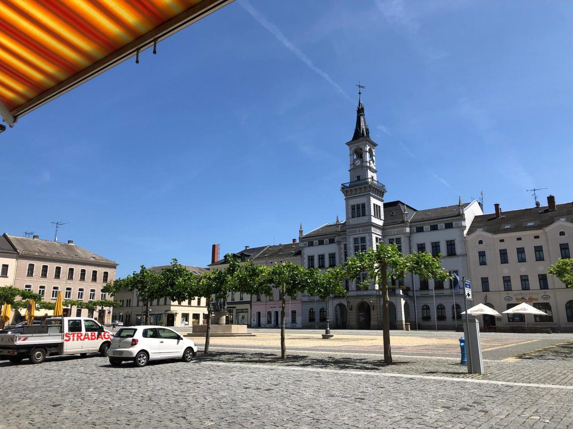 Kleinzimmer Am Markt Oelsnitz Exterior foto